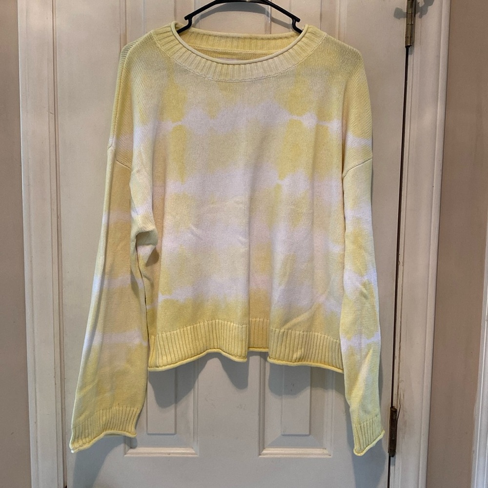 Elizabeth and James Yellow and White sweater